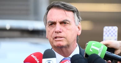 ‘Posso fugir agora, qualquer um pode’, diz Bolsonaro ao criticar Moraes por barrá-lo em posse de Trump