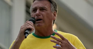 Bolsonaro critica ‘direita limpinha’ e diz acordar ‘todo dia com a sensação da PF na porta’