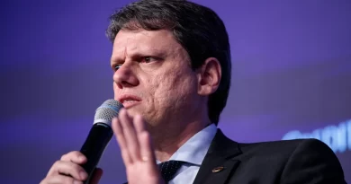 Tarcísio diz que denúncia da PGR contra Bolsonaro é ‘forçação de barra’ e ‘revanchismo’