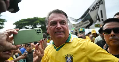 Apoiadores de Bolsonaro se concentram em ato no RJ, e Flávio fala em derrotar ‘alexandrismo’