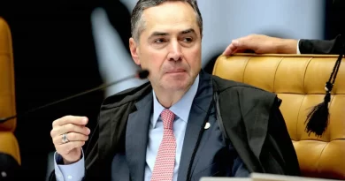 Barroso elogia Motta, evita embate e exalta papel dos EUA contra golpe sob Bolsonaro