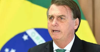 Bolsonaro deixa UTI, mas segue sem previsão de alta hospitalar