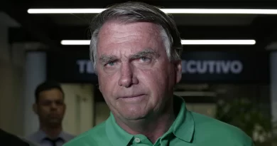Bolsonaro participa de ato por anistia a 8/1 em Brasília
