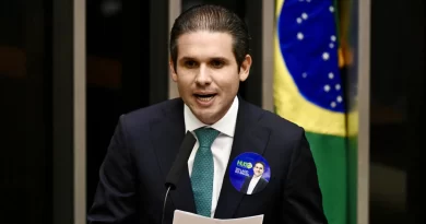Oposição pressiona Motta por CPI do INSS; juiz manda quebrar sigilos