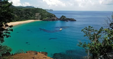 Quais são as duas praias brasileiras que figuram entre as 50 melhores do mundo?