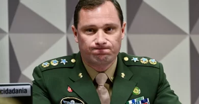 Advogado diz que Cid não deve explicações sobre viagem da família e manda PGR se danar