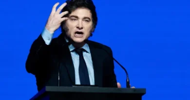 Milei transforma em ato político sessão no Congresso com ministro investigado