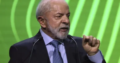 Congresso derruba veto de Lula a projeto que reduz pena de Bolsonaro