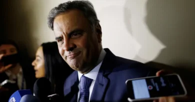 PSDB discute lançar Aécio Neves à Presidência para aproveitar desgaste de Flávio Bolsonaro