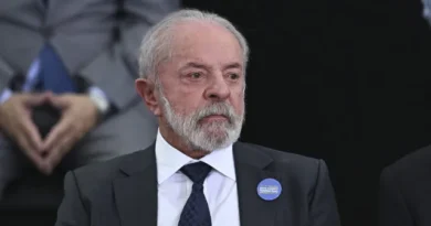 Lula se irrita com PT, falta a eventos e cobra estratégia pré-eleitoral