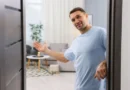 Se for convidado para ir a casa de alguém, nunca faça estas 6 coisas