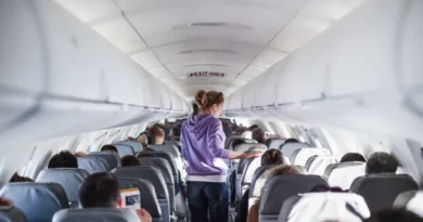 Comissário de bordo revela o lugar mais nojento do avião (e não é o WC)