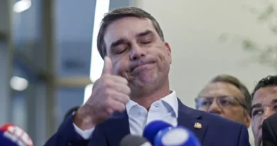 Flávio explora decisão dos EUA como trunfo eleitoral, e aliados de Lula focam ‘Dark Horse’ e soberania