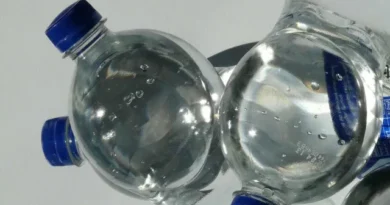 Crystal recolhe lote de água mineral após identificação de bactéria, diz Anvisa