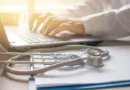 Anvisa proíbe plataforma de consulta online e entrega de medicamento