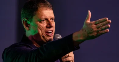 Tarcísio defende autonomia da polícia e diz não interferir, um dia após críticas de Nunes e Flávio