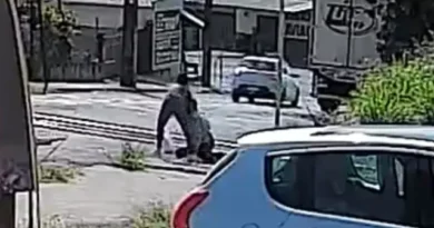 Professora salva homem de atropelamento em ferrovia e relata ‘pavor de trem desde criança’