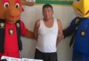 Policiais peruanos vestem-se de mascotes da Copa para deter traficante