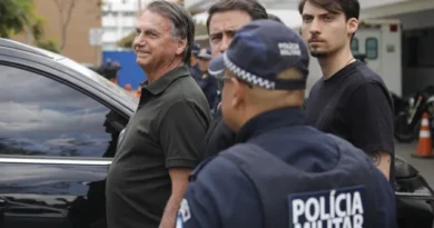 Bolsonaro pede que Moraes descarte falta grave por posse de arma e mantenha prisão domiciliar