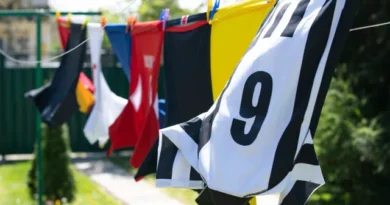 Como lavar camisa de futebol sem estragar estampas e tecidos