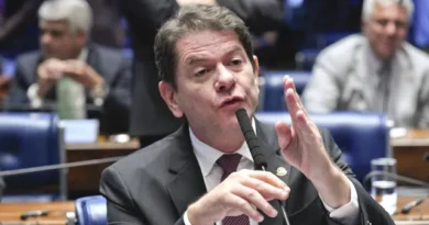 Cid Gomes disputará Senado no Ceará para ajudar PT contra Ciro Gomes