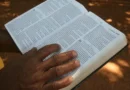 Maioria dos evangélicos do Brasil é de direita, diz Datafolha; católicos registram empate
