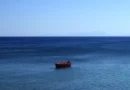Homem é resgatado após um mês à deriva no mar: ‘Chorei uma semana inteira’