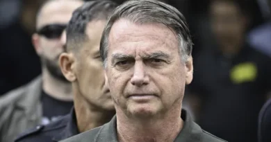PGR defende Bolsonaro em domiciliar, mas sem arma apreendida