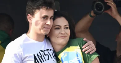 Michelle Bolsonaro recebe apelido na direita após treta com Flávio; veja