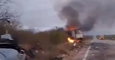 Acidente entre van e caminhão mata sete pessoas no sertão de Pernambuco
