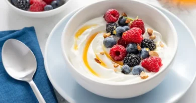 Iogurte grego ou natural: qual faz mais bem para o intestino?