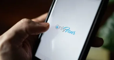 Trabalhadores CLT e concursados viram criadores de conteúdo adulto para complementar renda