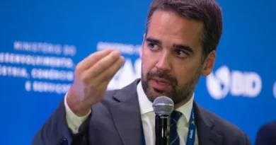 Eduardo Leite anuncia fim de união estável com médico Thalis Bolzan