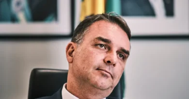 Flávio Bolsonaro patina em alianças e conta com Tarcísio para último apelo