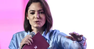 Michelle Bolsonaro será candidata ao Senado pelo PL do Distrito Federal, diz Bia Kicis