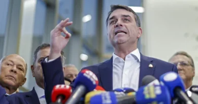 Flávio Bolsonaro: Queremos reduzir maioridade de agressores de mulheres
