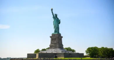 Bebê de 5 meses e mulher morrem após barco virar em Nova York