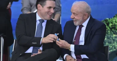 Motta declara apoio a Lula após seu partido rejeitar coligação com Flávio Bolsonaro