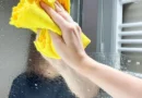 Truque simples evita espelho embaçado após o banho; veja como fazer