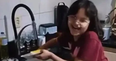 Menina tem ataque de riso de mais de 3h (que esconde problema de saúde)