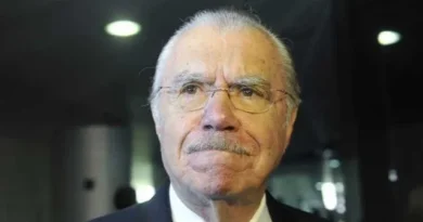 Ex-presidente José Sarney é internado com pneumonia aos 96 anos