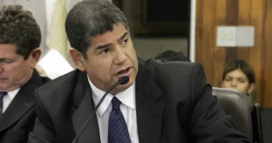 Polícia apreende R$ 740 mil em imóvel de assessor ligado a Milton Leite