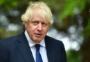 Boris Johnson reage após escapar a ataque russo: “Lógica distorcida”