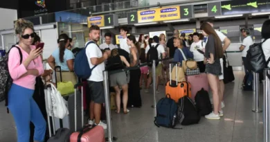 Vulcão Etna entra em atividade e aeroporto de Catânia suspende chegadas