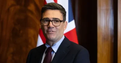 Reino Unido pode voltar à União Europeia, admite premiê Andy Burnham