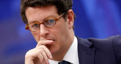Salles recebe 120 mil votos para senador em SP mesmo após desistir de candidatura