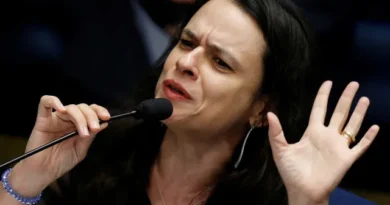 Lembra dela? Janaína Paschoal questiona por que não foi eleita