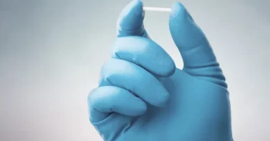 Entidades médicas pedem à Anvisa proibição de chips da beleza