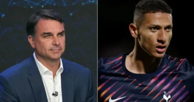 O que aconteceu entre Richarlison e Flávio Bolsonaro? Entenda a polêmica
