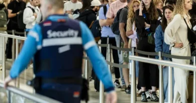Aeroporto de Amsterdã cancela uma centena de voos devido a temporal